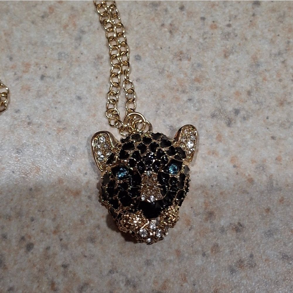 Gold Leopard Head Rhinestone Necklace - Picture 8 of 8
